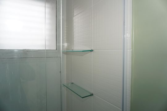 Banheiro de apartamento para alugar com 2 quartos, 82m² em Jardim Branca Flor, Embu das Artes