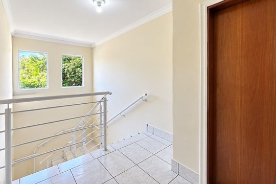 Corredor de casa para alugar com 4 quartos, 240m² em Jardim Eldorado, Palhoça