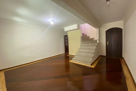 Casa à venda com 3 quartos, 184m² em Jardim Itapoan, Santo André