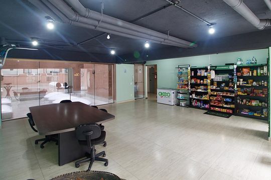 Área comum - Sala de Estudo de apartamento para alugar com 1 quarto, 32m² em Centro, Curitiba