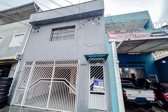 Fachada com Plaquinha de kitnet/studio para alugar com 1 quarto, 30m² em Vila Carrão, São Paulo