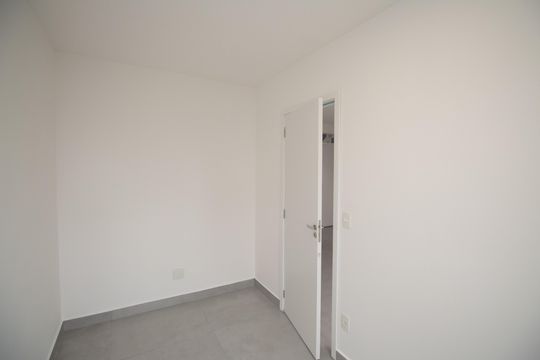 Quarto 1 de apartamento para alugar com 2 quartos, 40m² em Vila Sabrina, São Paulo