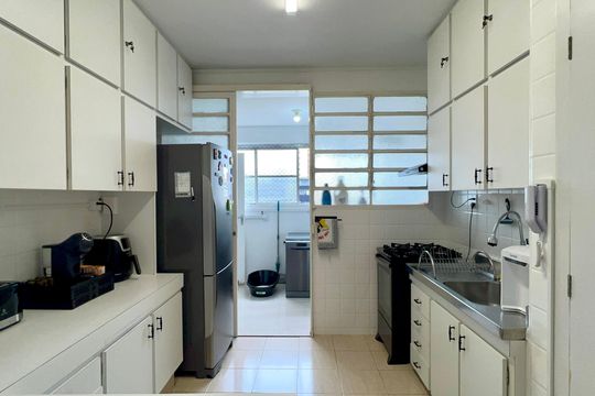 Cozinha de apartamento à venda com 2 quartos, 105m² em Jardim Paulista, São Paulo