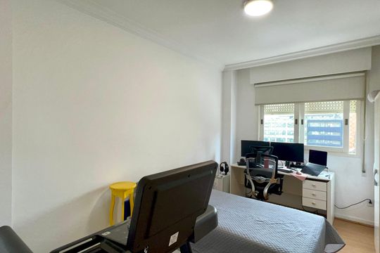Quarto 1 de apartamento à venda com 2 quartos, 105m² em Jardim Paulista, São Paulo