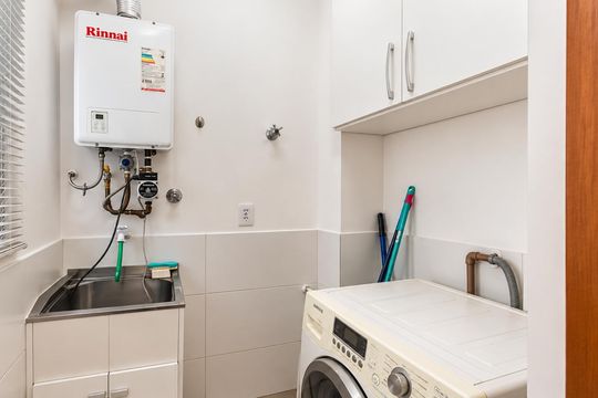 Área de serviço de apartamento para alugar com 2 quartos, 80m² em Petrópolis, Porto Alegre