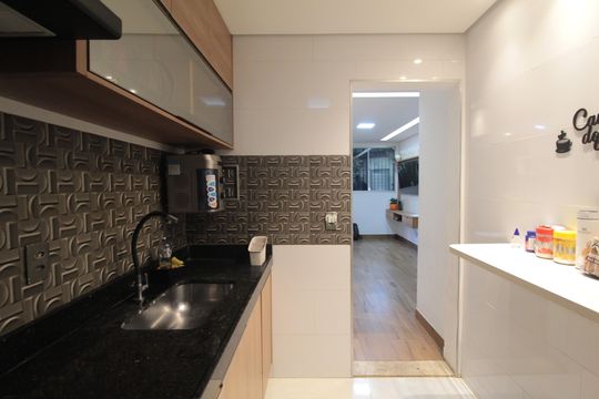 Cozinha de apartamento à venda com 2 quartos, 64m² em Santa Terezinha, Belo Horizonte