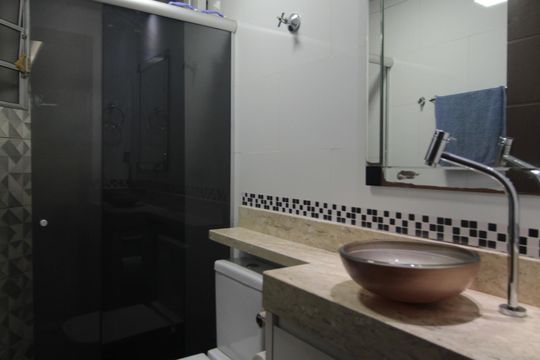 Banheiro de apartamento à venda com 2 quartos, 64m² em Santa Terezinha, Belo Horizonte