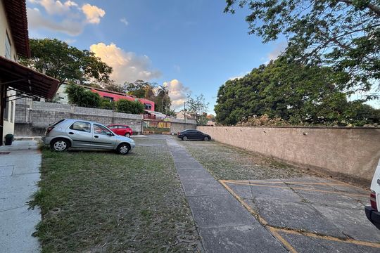 Garagem de apartamento à venda com 2 quartos, 64m² em Santa Terezinha, Belo Horizonte