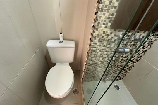 Banheiro Social de apartamento para alugar com 3 quartos, 150m² em Jardim Tupanci, Barueri