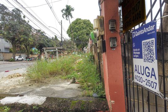 Fachada de casa para alugar com 2 quartos, 65m² em Jacarepaguá, Rio de Janeiro