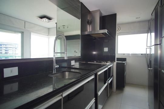 Cozinha de apartamento à venda com 2 quartos, 73m² em Três Figueiras, Porto Alegre