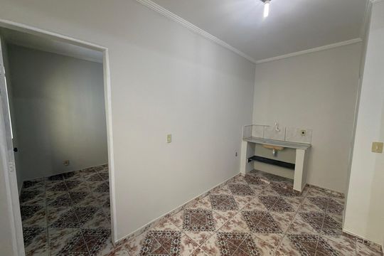 Cozinha  de apartamento para alugar com 1 quarto, 50m² em Conjunto A, Brasília