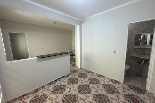 Apartamento para alugar com 1 quarto, 50m² em Conjunto A, Brasília