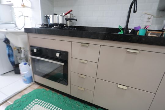 Cozinha de apartamento à venda com 2 quartos, 37m² em Cidade Satelite Santa Barbara, São Paulo