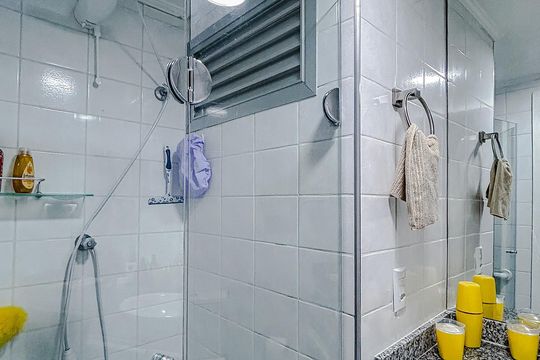 Banheiro de apartamento à venda com 3 quartos, 61m² em Vila Esperança, São Paulo
