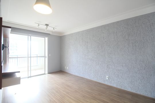 Sala de apartamento para alugar com 3 quartos, 70m² em Vila Suzana, São Paulo