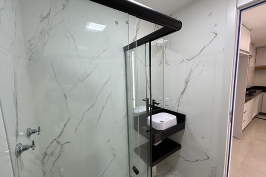 Banheiro de apartamento para alugar com 2 quartos, 49m² em Cachambi, Rio de Janeiro