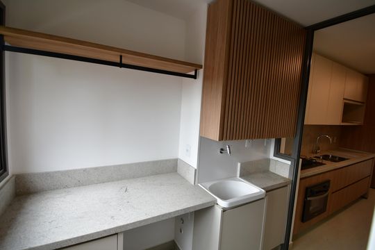 Área de Serviço de apartamento para alugar com 3 quartos, 130m² em Cambuí, Campinas