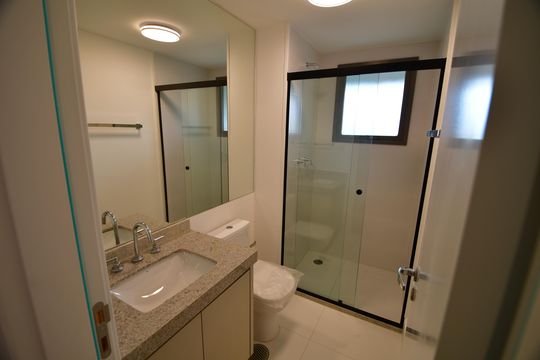 Banheiro Suíte de apartamento para alugar com 3 quartos, 130m² em Cambuí, Campinas