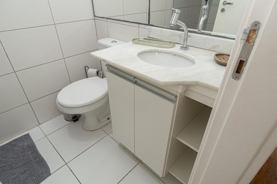 Banheiro de kitnet/studio para alugar com 1 quarto, 23m² em Consolação, São Paulo