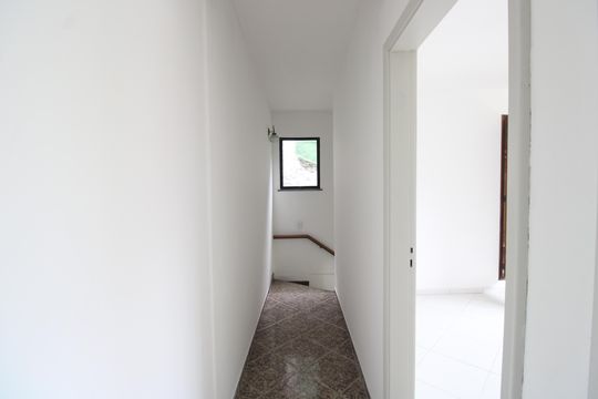 Corredor de casa de condomínio para alugar com 2 quartos, 120m² em Anil, Rio de Janeiro
