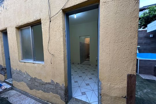 Fachada de kitnet/studio para alugar com 1 quarto, 25m² em Campinho, Rio de Janeiro