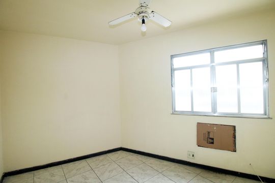 Quarto 3 de apartamento para alugar com 3 quartos, 55m² em Parada de Lucas, Rio de Janeiro