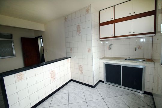 Cozinha de apartamento para alugar com 3 quartos, 55m² em Parada de Lucas, Rio de Janeiro