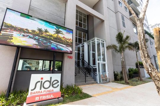 Fachada do Prédio de apartamento para alugar com 2 quartos, 54m² em Barra Funda, São Paulo