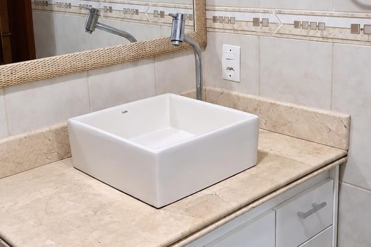 Banheiro de casa de condomínio para alugar com 3 quartos, 130m² em Irajá, Rio de Janeiro