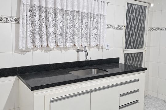 Cozinha de casa de condomínio para alugar com 3 quartos, 130m² em Irajá, Rio de Janeiro