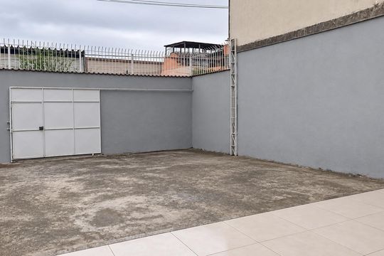 Área externa de casa de condomínio para alugar com 3 quartos, 130m² em Irajá, Rio de Janeiro