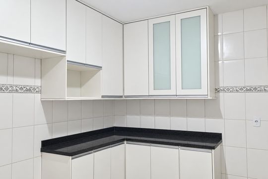 Cozinha de casa de condomínio para alugar com 3 quartos, 130m² em Irajá, Rio de Janeiro