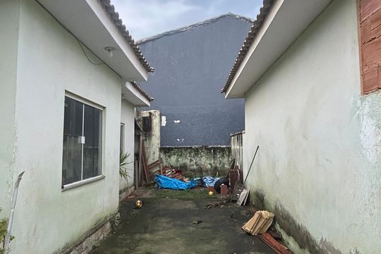 Área externa de casa para alugar com 3 quartos, 120m² em Unamar, Cabo Frio