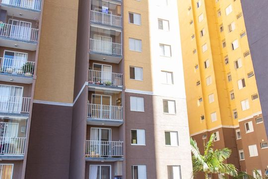 Fachada do bloco de apartamento para alugar com 3 quartos, 70m² em Jardim Melo, Diadema