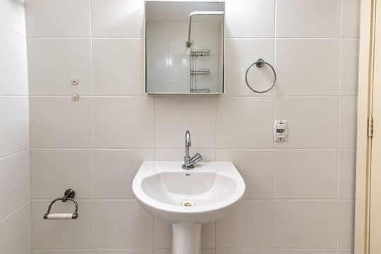 Banheiro de apartamento para alugar com 1 quarto, 33m² em Bela Vista, São Paulo