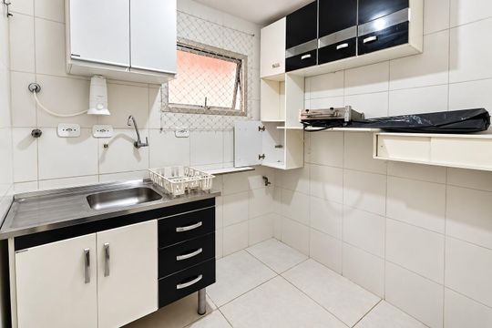 Cozinha de apartamento para alugar com 1 quarto, 33m² em Bela Vista, São Paulo