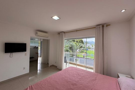Casa de Condomínio para alugar com 6 quartos, 480m² em Guaratiba, Rio de Janeiro