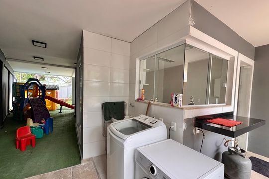 Área de Serviço de casa de condomínio para alugar com 6 quartos, 480m² em Guaratiba, Rio de Janeiro