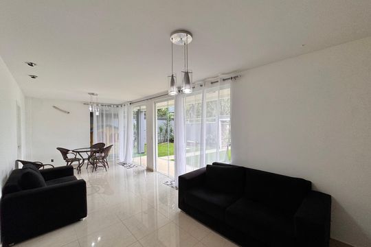 Varanda de casa de condomínio para alugar com 6 quartos, 480m² em Guaratiba, Rio de Janeiro