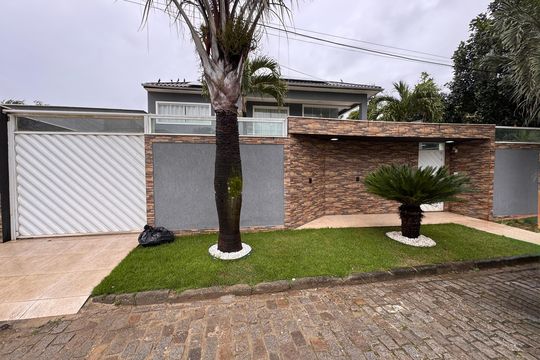 Fachada de casa de condomínio para alugar com 6 quartos, 480m² em Guaratiba, Rio de Janeiro