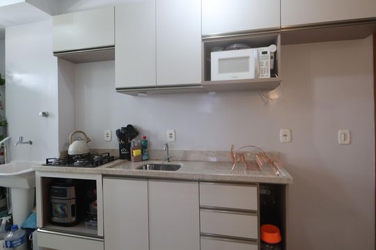Cozinha - Armários de apartamento para alugar com 2 quartos, 52m² em Olaria, Canoas