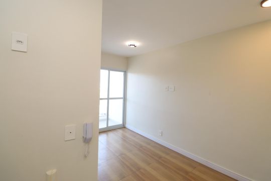 Cozinha  de apartamento para alugar com 1 quarto, 33m² em Vila Mazzei, São Paulo