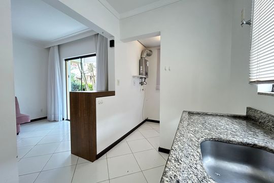 Cozinha  de apartamento para alugar com 1 quarto, 50m² em Lagoa da Conceição, Florianópolis
