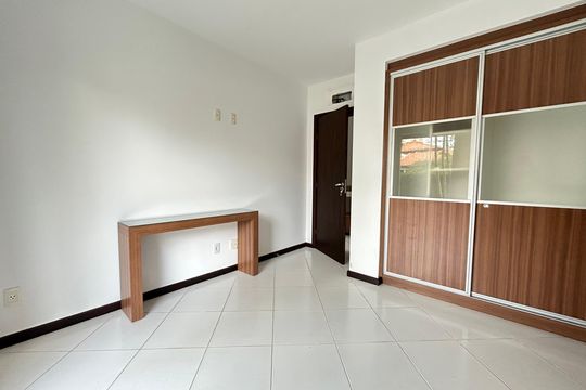 Quarto  de apartamento para alugar com 1 quarto, 50m² em Lagoa da Conceição, Florianópolis
