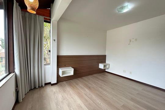 Quarto 1 de apartamento para alugar com 2 quartos, 50m² em Lagoa da Conceição, Florianópolis