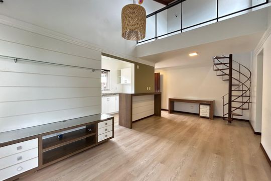Apartamento para alugar com 2 quartos, 50m² em Lagoa da Conceição, Florianópolis