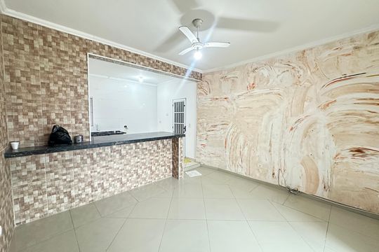 Sala de casa para alugar com 2 quartos, 70m² em Japuí, São Vicente
