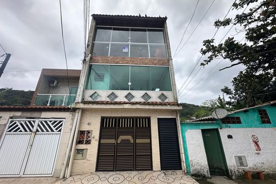 Fachada de casa para alugar com 2 quartos, 70m² em Japuí, São Vicente