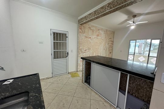 Cozinha de casa para alugar com 2 quartos, 70m² em Japuí, São Vicente